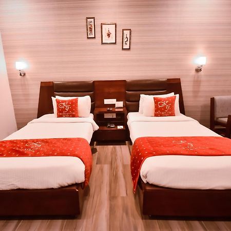Konark Grand Hotel Mirzapur Bagian luar foto
