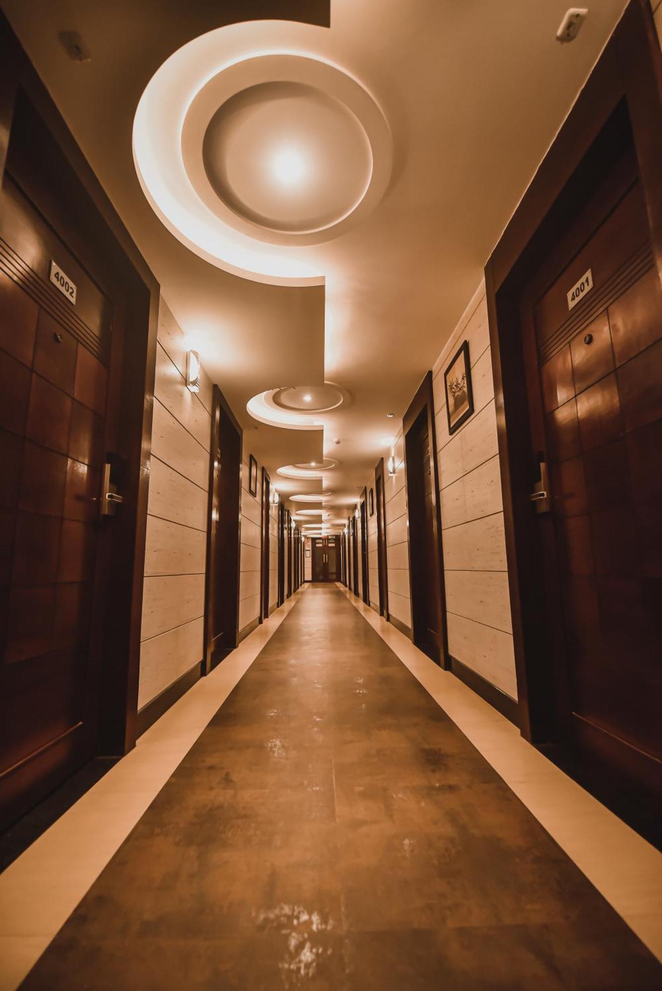 Konark Grand Hotel Mirzapur Bagian luar foto