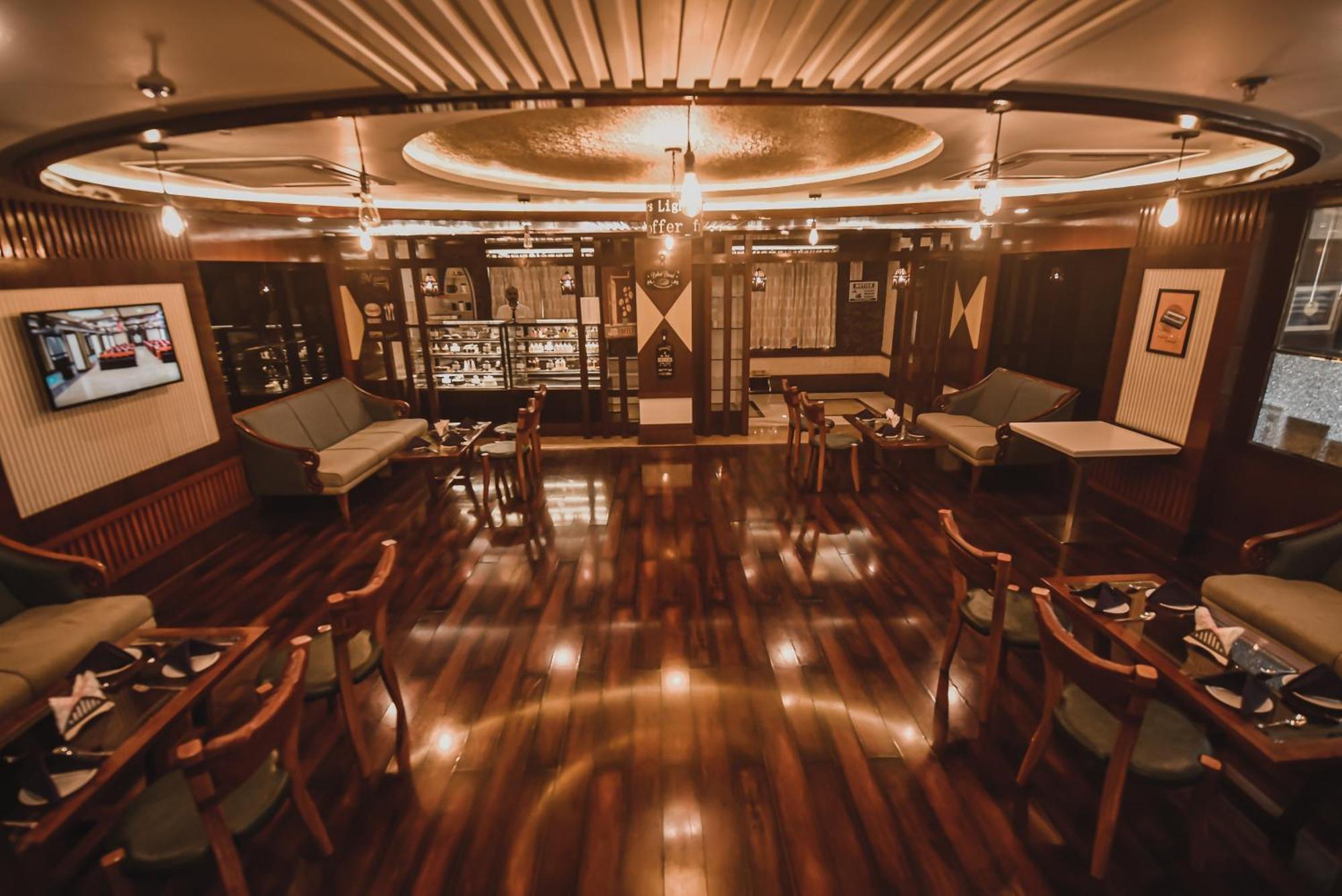 Konark Grand Hotel Mirzapur Bagian luar foto