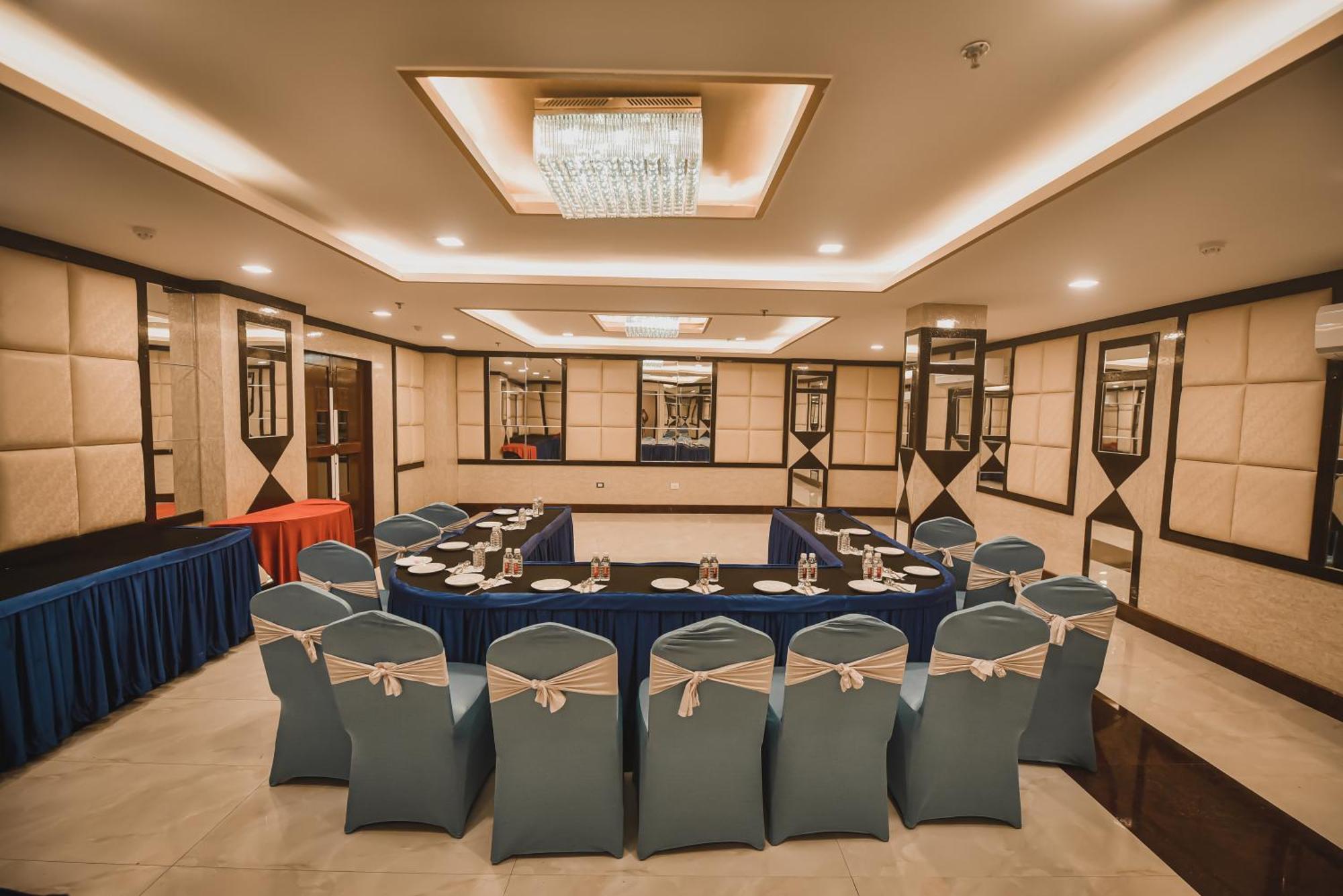Konark Grand Hotel Mirzapur Bagian luar foto