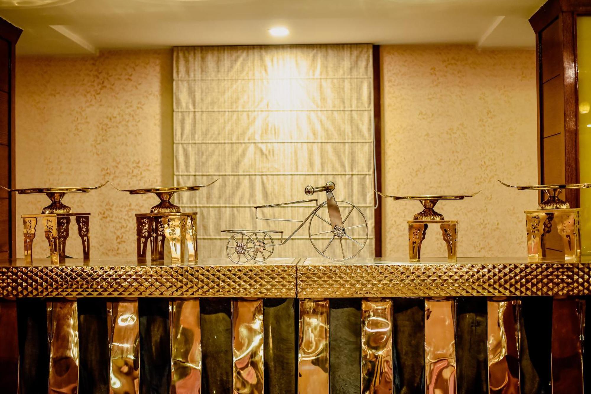 Konark Grand Hotel Mirzapur Bagian luar foto