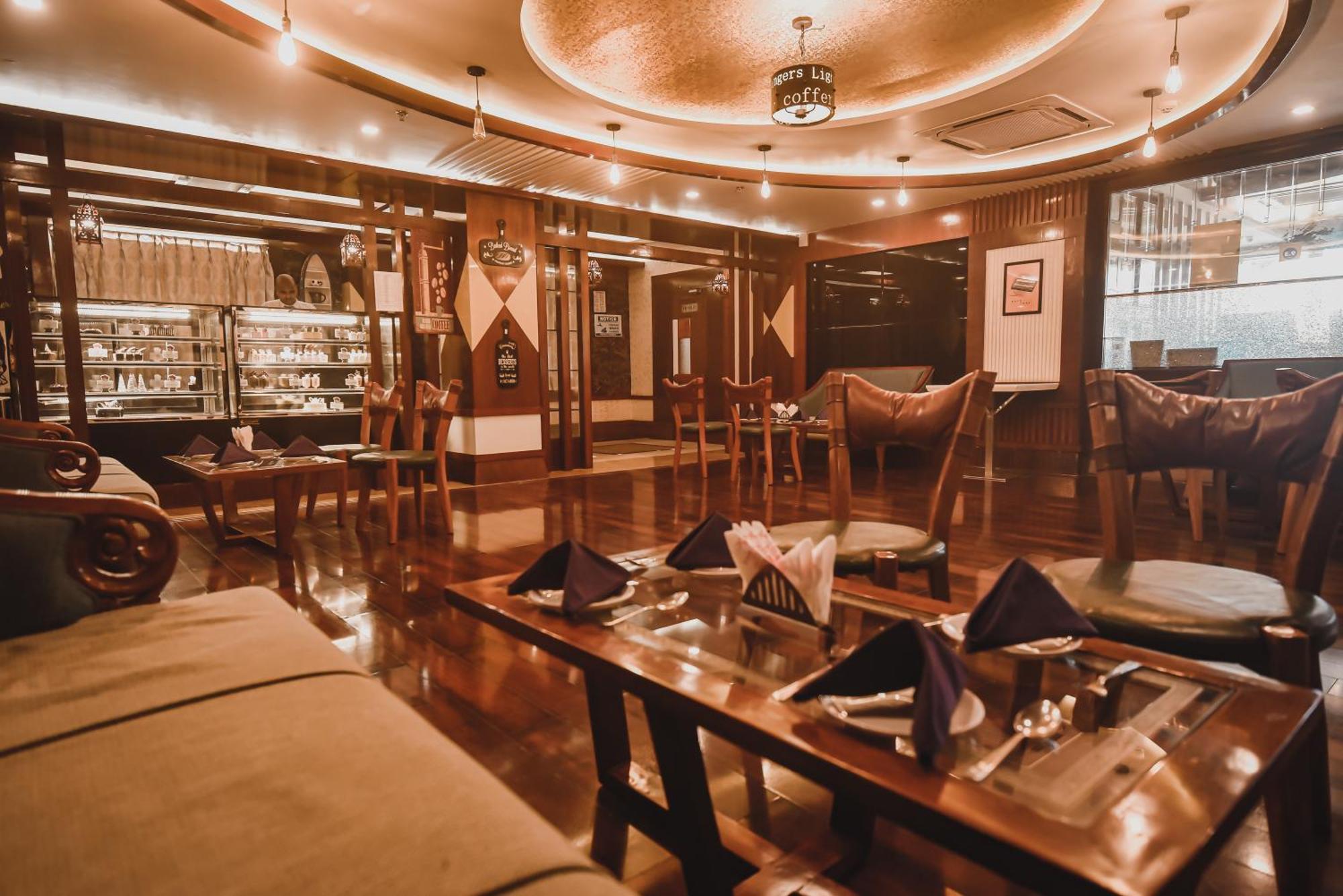 Konark Grand Hotel Mirzapur Bagian luar foto