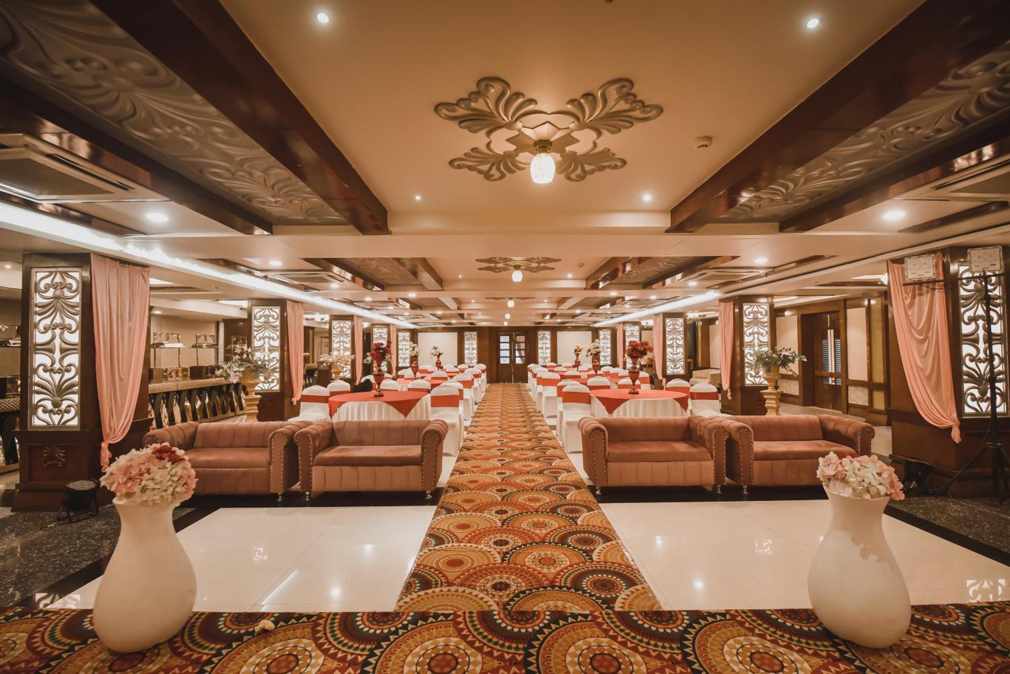 Konark Grand Hotel Mirzapur Bagian luar foto