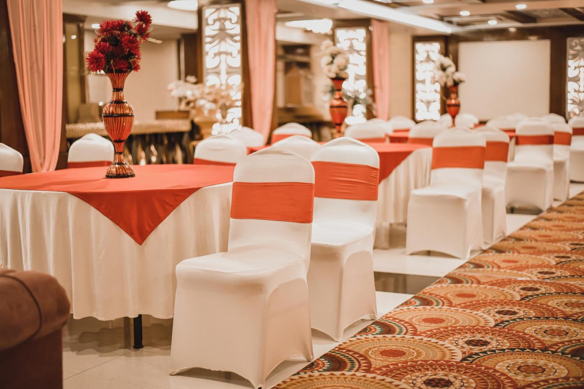 Konark Grand Hotel Mirzapur Bagian luar foto
