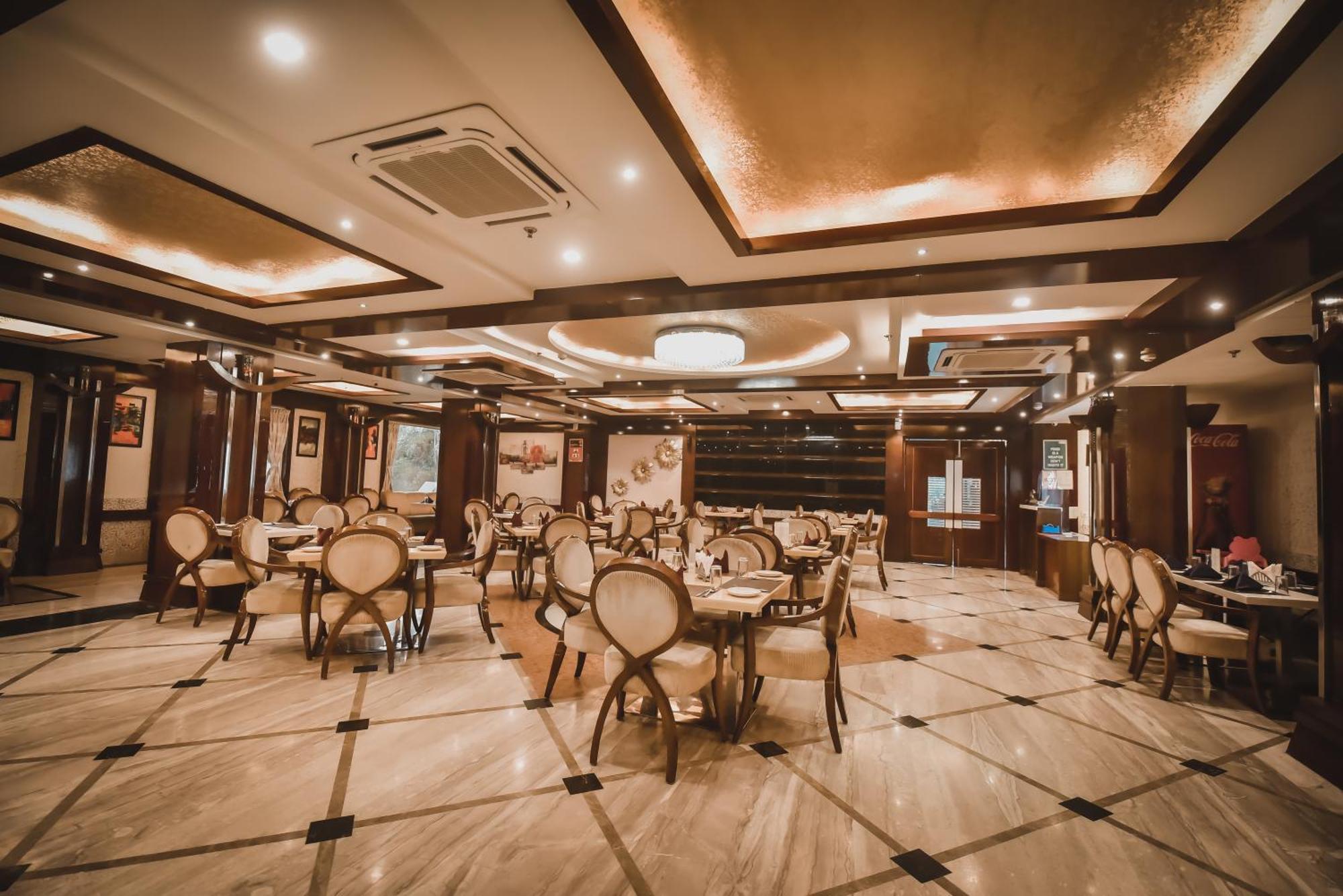 Konark Grand Hotel Mirzapur Bagian luar foto
