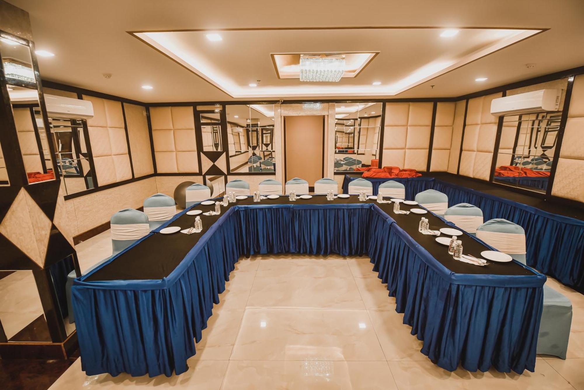 Konark Grand Hotel Mirzapur Bagian luar foto