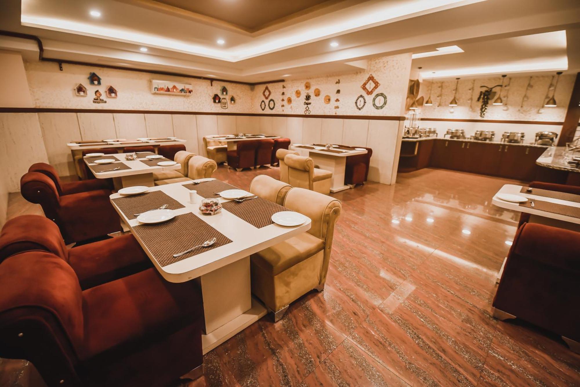 Konark Grand Hotel Mirzapur Bagian luar foto