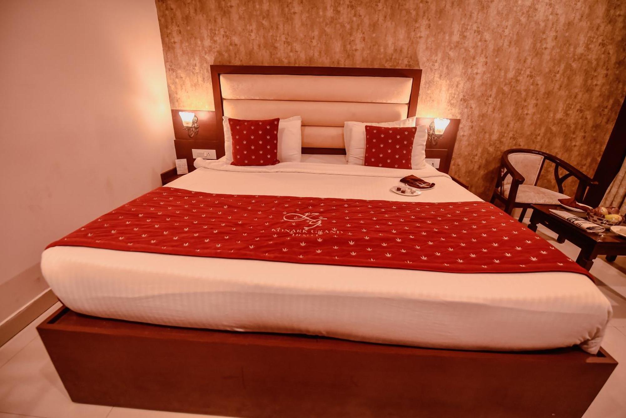 Konark Grand Hotel Mirzapur Bagian luar foto