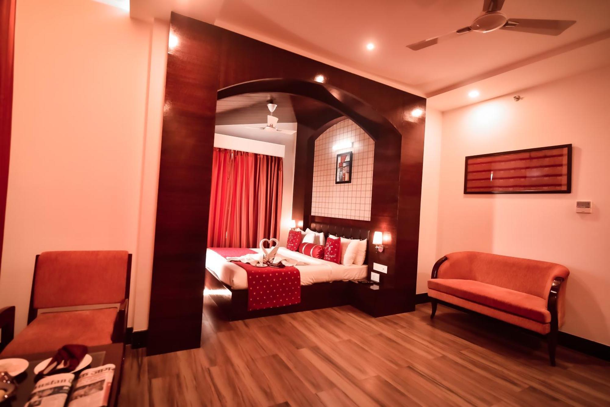 Konark Grand Hotel Mirzapur Bagian luar foto