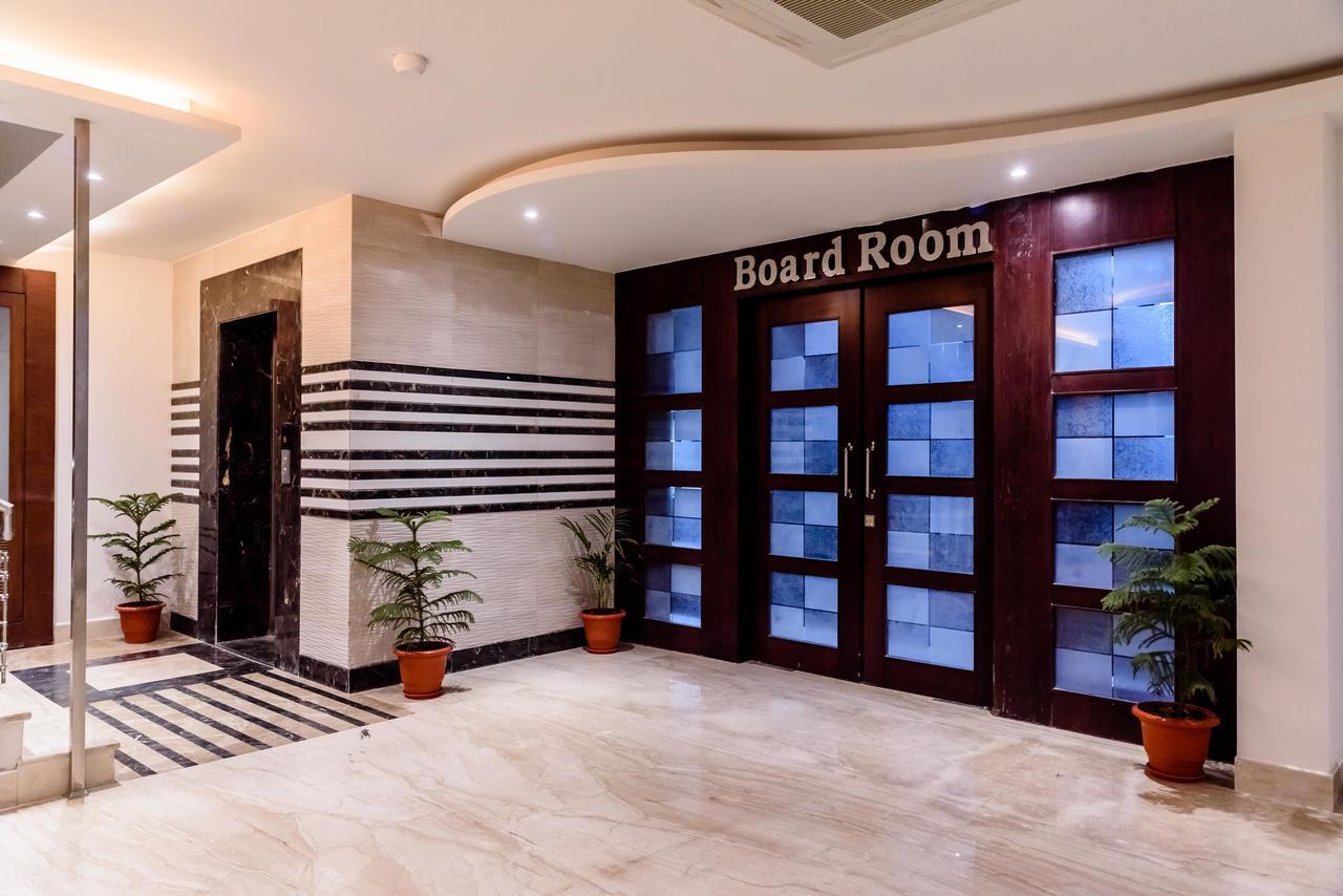 Konark Grand Hotel Mirzapur Bagian luar foto