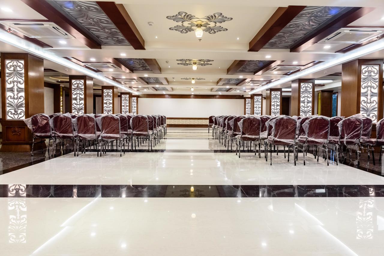 Konark Grand Hotel Mirzapur Bagian luar foto
