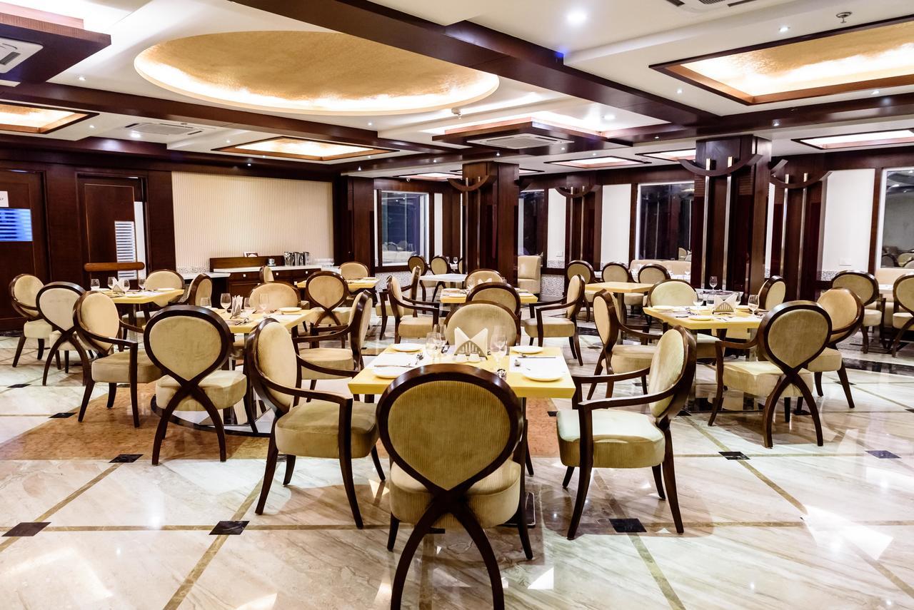 Konark Grand Hotel Mirzapur Bagian luar foto
